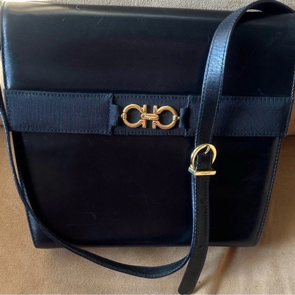 Authentic Salvatore Ferragamo Crossbody Black Bag, Gancini Logo - Picture 3 of 10